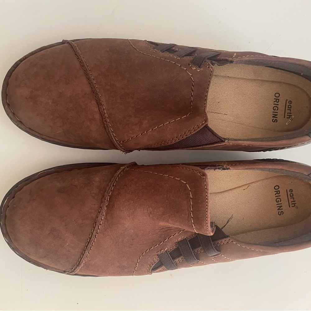 Earth Origins women’s Tan Slip-On Loafers